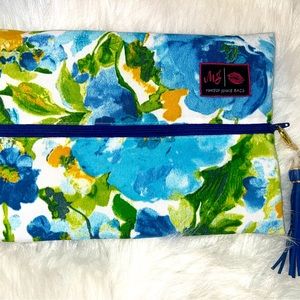 Make Up Junkie Medium blue Floral case
